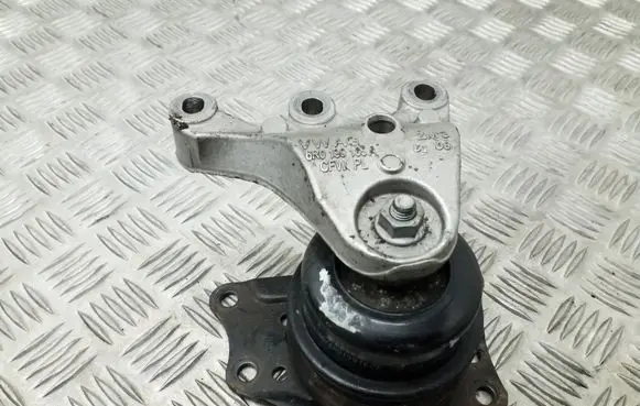 Seat Ibiza IV (6J,6P) Engine mount bracket 6R0199167E 6R0199185A