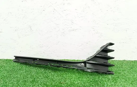 Volkswagen PASSAT B7 Front bumper lower grill 3AA853666E 3AA853666