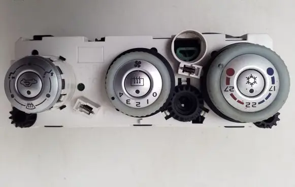 Mitsubishi Colt Air conditioner control unit module 69667301