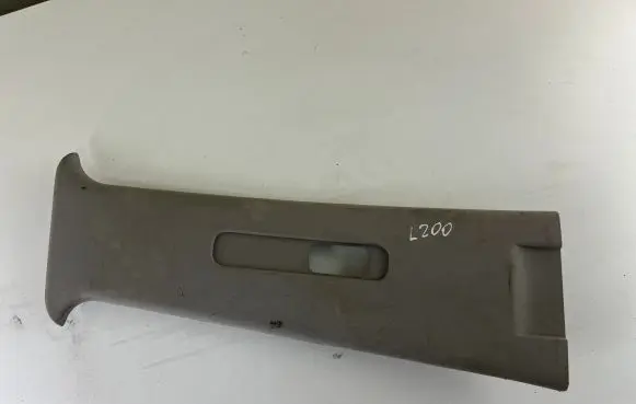 Mitsubishi L200 (B) pillar trim (top) MN123870 7211A020