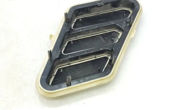 Peugeot Partner III Quarter panel pressure vent 9818354180 87878U03