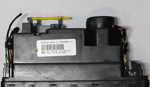 Mercedes-Benz SLK R170 Central locking vacuum pump 1708000848 00782848
