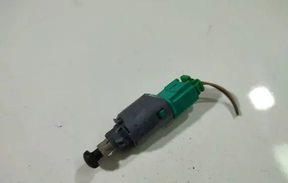 Brake pedal sensor switch