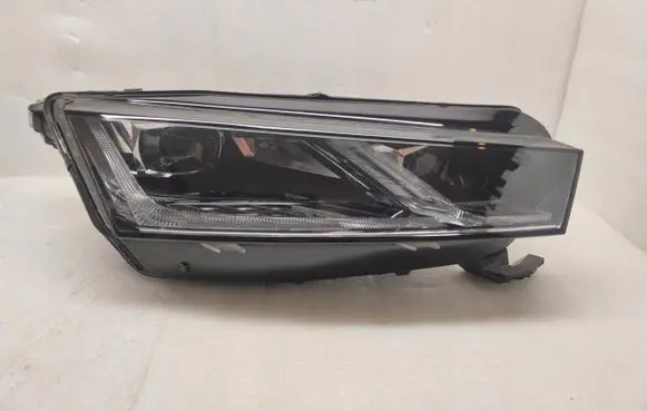Skoda Octavia Mk4 Headlight/headlamp
