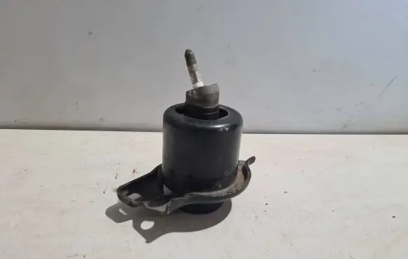 Mercedes-Benz X-class W470 Engine mount bracket 112205XD0A