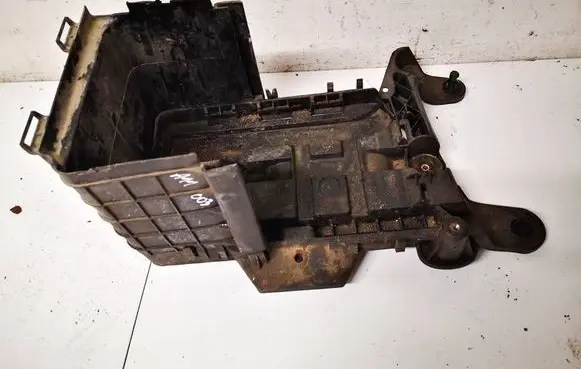 Audi A3 S3 8P Battery box tray 1k0915333b