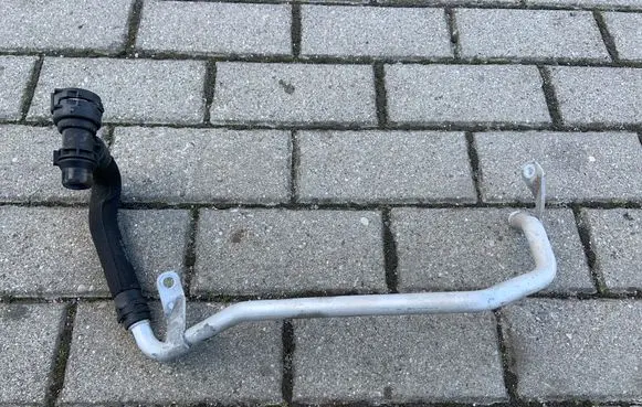 Audi A6 S6 C7 4G Engine coolant pipe/hose 4G0121485Q