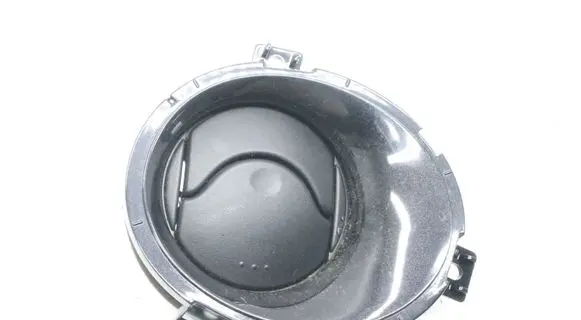 Nissan Juke I F15 Dashboard air vent grill cover trim 687611KE0A