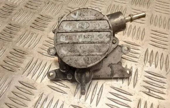 Opel Vectra C Vacuum pump 24465382