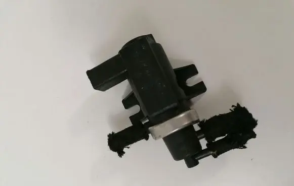 Audi A4 S4 B6 8E 8H Turbo solenoid valve 1J0906627