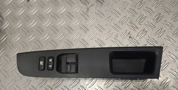 Toyota Yaris Electric window control switch 742320D670