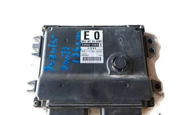 Suzuki Swift I Engine control unit/module ECU 33920-72K01 MB1123008262