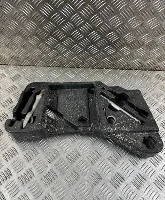 Volkswagen Touareg II Tool box 7P6012112A