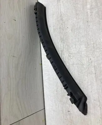 Volkswagen Beetle A5 Front door glass trim molding 5c3871455