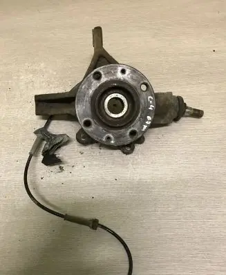 Citroen C4 I Front wheel hub