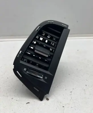 Renault Megane IV Dash center air vent grill 687515655R 3345000