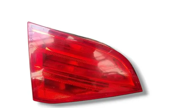 Tailgate rear/tail lights
