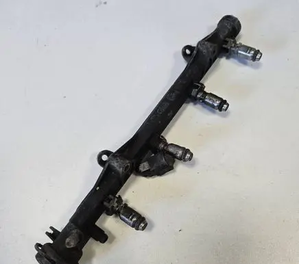 Volkswagen Polo III 6N 6N2 6NF Fuel main line pipe 032133319A