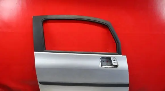 Peugeot 1007 Front door