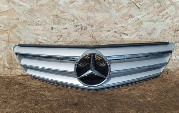 Mercedes-Benz C W204 Front bumper upper radiator grill A2078880260