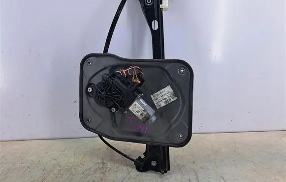 Skoda Fabia Mk2 (5J) Front door window regulator with motor 5J1837402F
