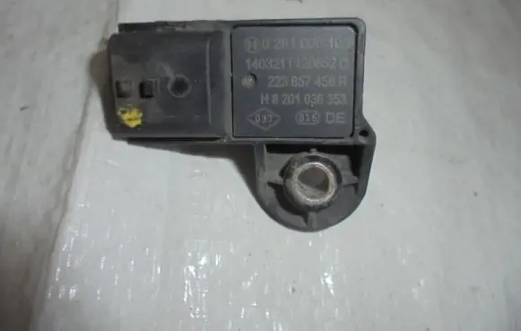 Renault Koleos I Air pressure sensor 0281006108