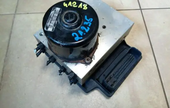 Audi A3 S3 8L ABS Pump 1C0907379 NE21235