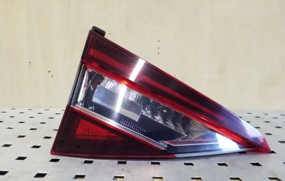 Skoda Superb B8 (3V) Tailgate rear/tail lights 3V9945307