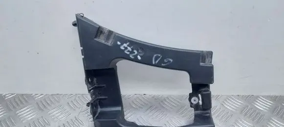 Rear bumper mounting bracket