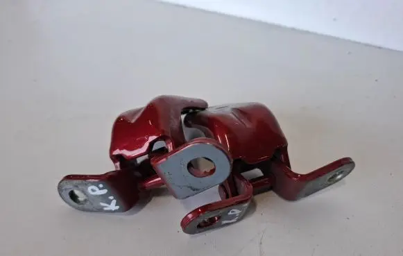 KIA Sportage Front door upper hinge