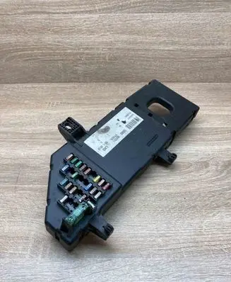 Opel Vectra C Fuse module 518777016 24443147
