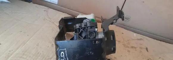 Peugeot 208 II Vacuum pump 9835028580