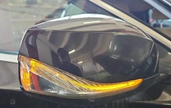 Front door electric wing mirror