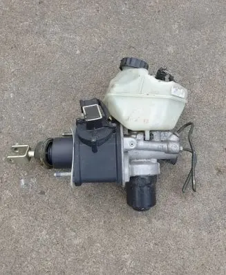 Mercedes-Benz E W211 Master brake cylinder A0004300312