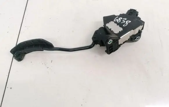 Toyota Avensis T270 Accelerator throttle pedal 7811005021 02146240914