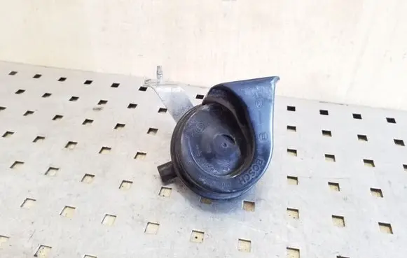 BMW X3 E83 Horn signal E9703881157 024148