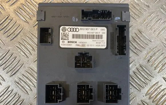 Audi A4 S4 B8 8K Comfort/convenience module 8K0907063P F005V00851 10030001