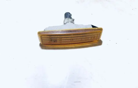 BMW 5 E39 Front fender indicator light 8360589 8360205