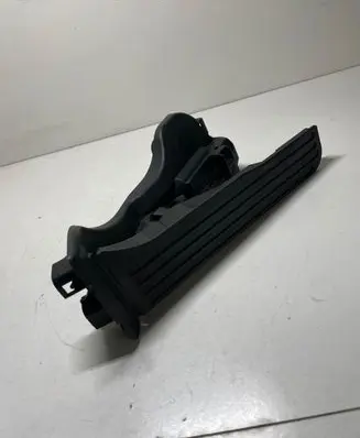 Volkswagen Jetta V Accelerator throttle pedal 1K1721503P