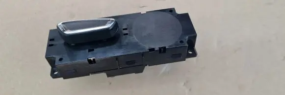 Ford Mustang VI Seat control switch GR3T14A709AB