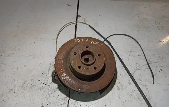 BMW 3 E90 E91 Rear wheel hub