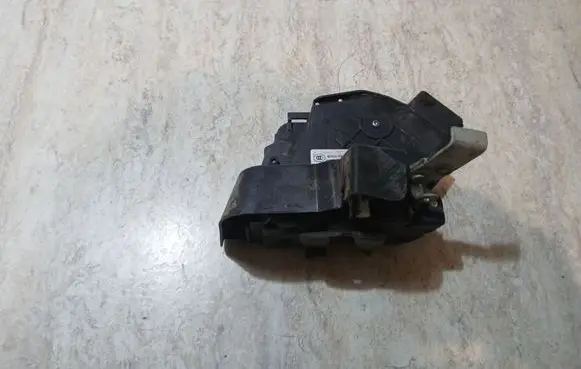 Ford S-MAX Rear door lock A048317