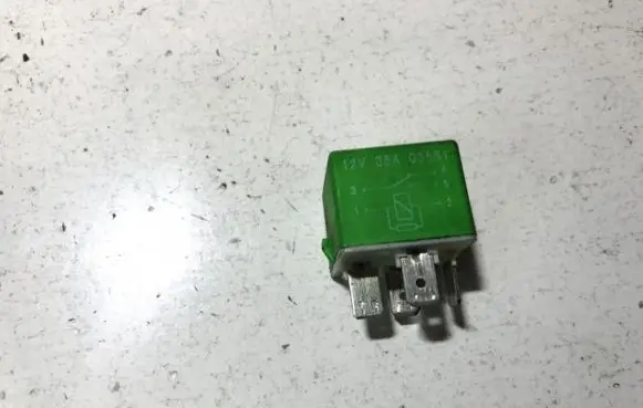 Citroen Xsara Picasso Other relay 03531