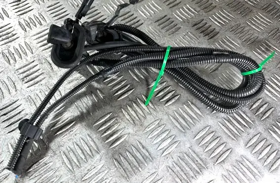 Volvo XC60 Windshield washer spray nozzle 30699651