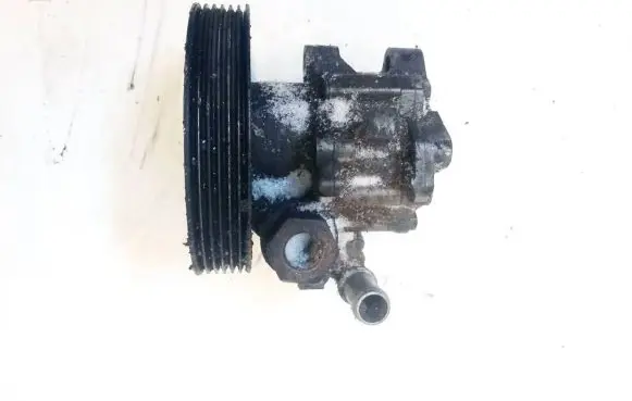 Peugeot 607 Power steering pump 9632082380