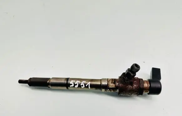 Volkswagen Touran II Fuel injector 03L130277B