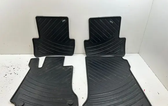 Mercedes-Benz C W204 Car floor mat set A2046804448 A2046840003 A2046840403
