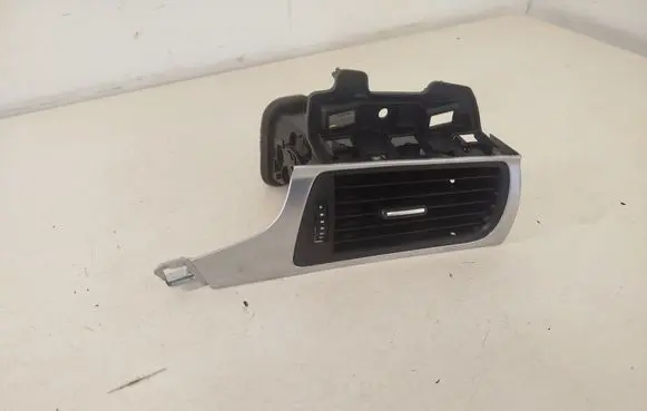 Audi A7 S7 4G Dashboard side air vent grill/cover trim 4G2820902