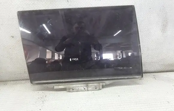 Toyota Avensis T250 Rear door window glass