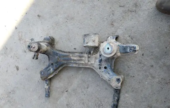 Volkswagen Golf III Front subframe